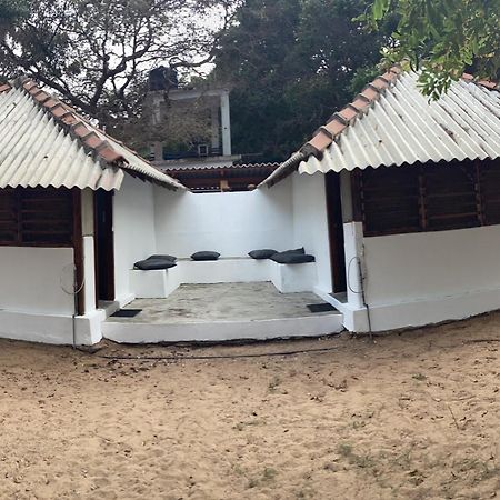 Upali Beach Surf Resort & Cafe 阿鲁甘湾 外观 照片