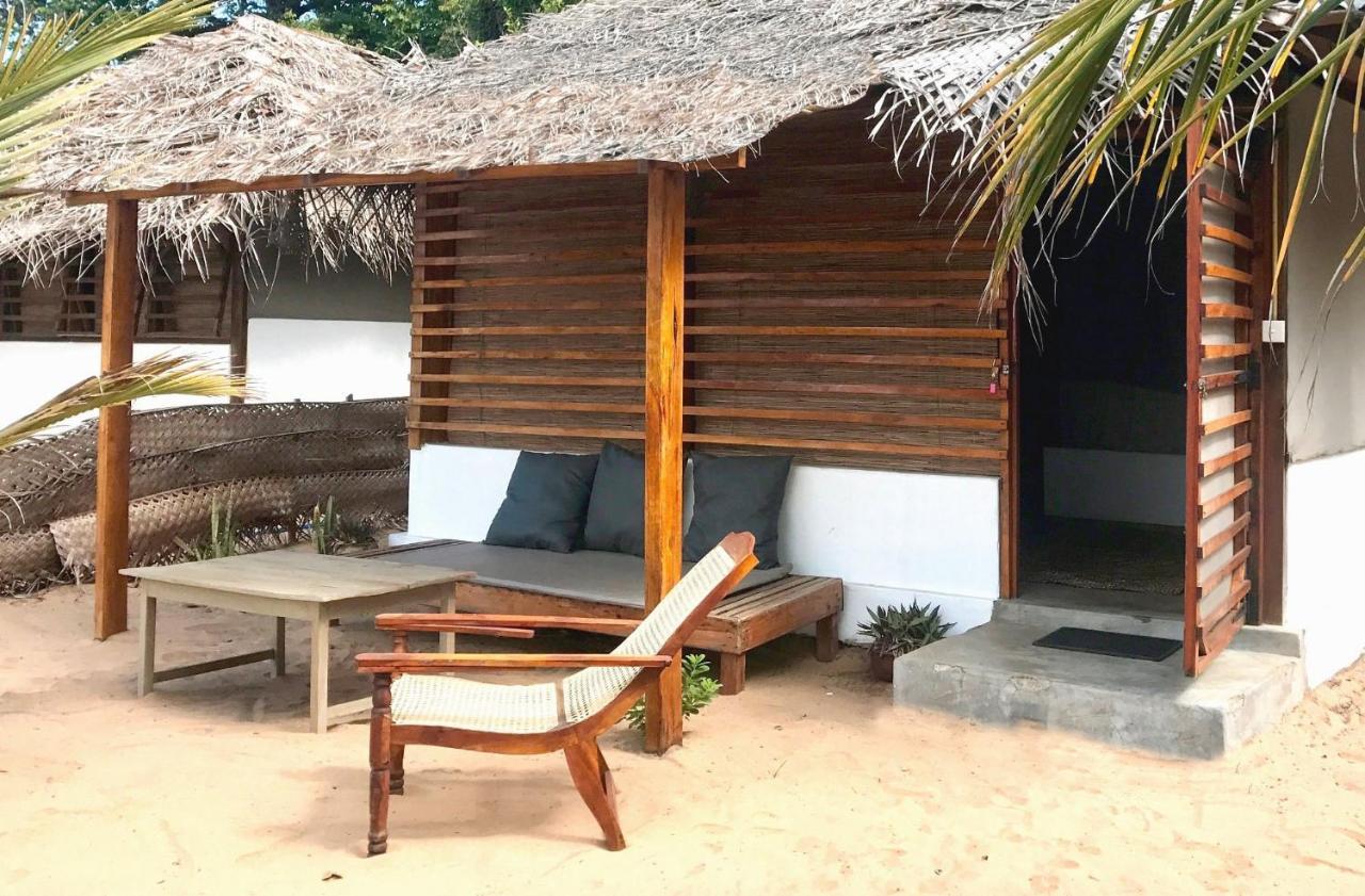 Upali Beach Surf Resort & Cafe 阿鲁甘湾 外观 照片