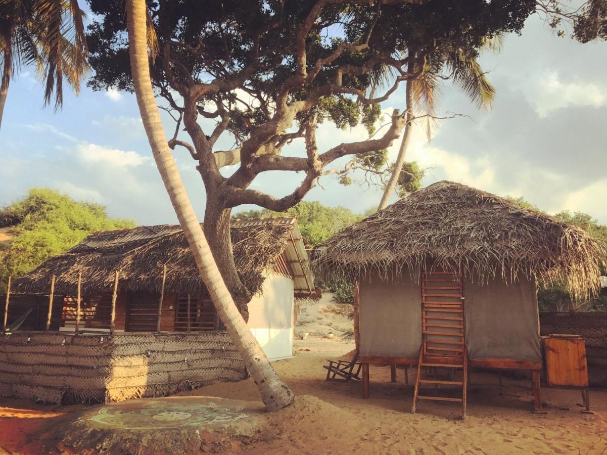Upali Beach Surf Resort & Cafe 阿鲁甘湾 外观 照片