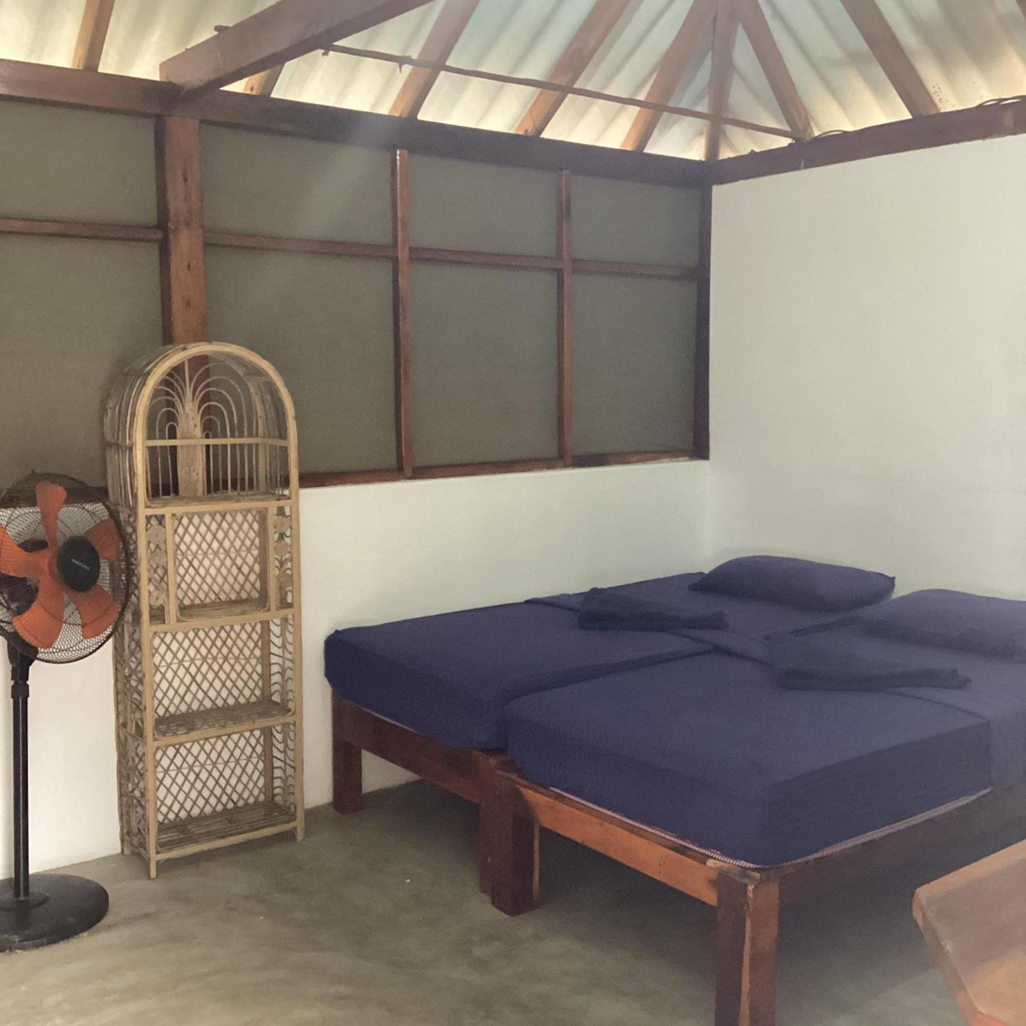 Upali Beach Surf Resort & Cafe 阿鲁甘湾 外观 照片
