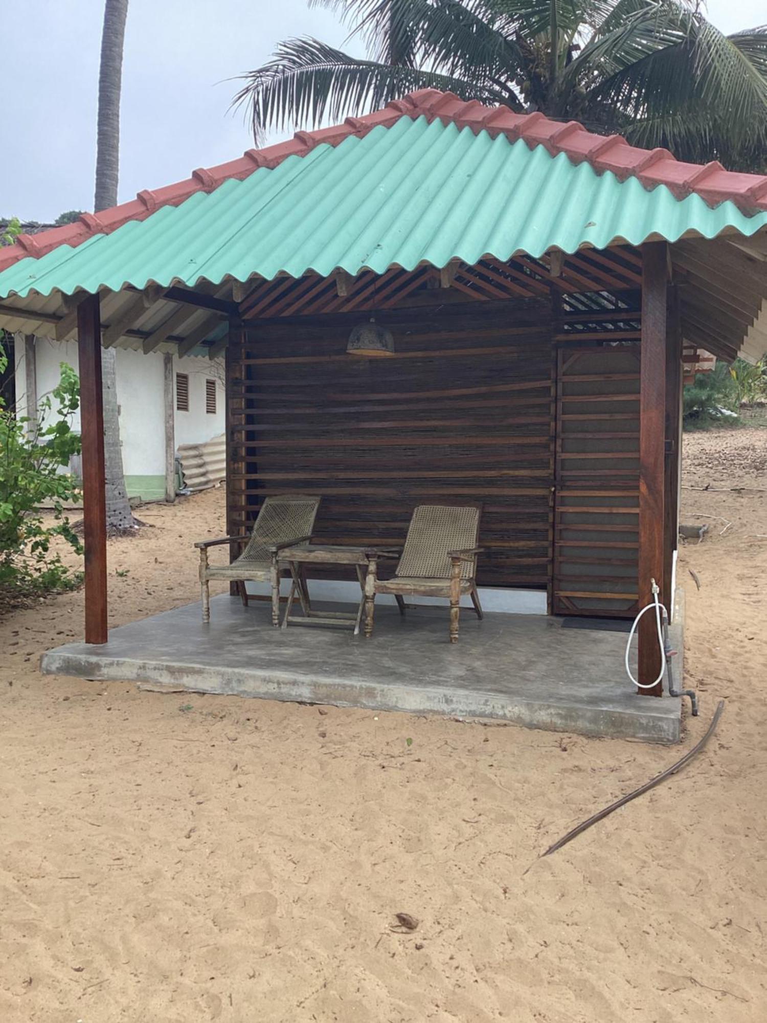 Upali Beach Surf Resort & Cafe 阿鲁甘湾 外观 照片