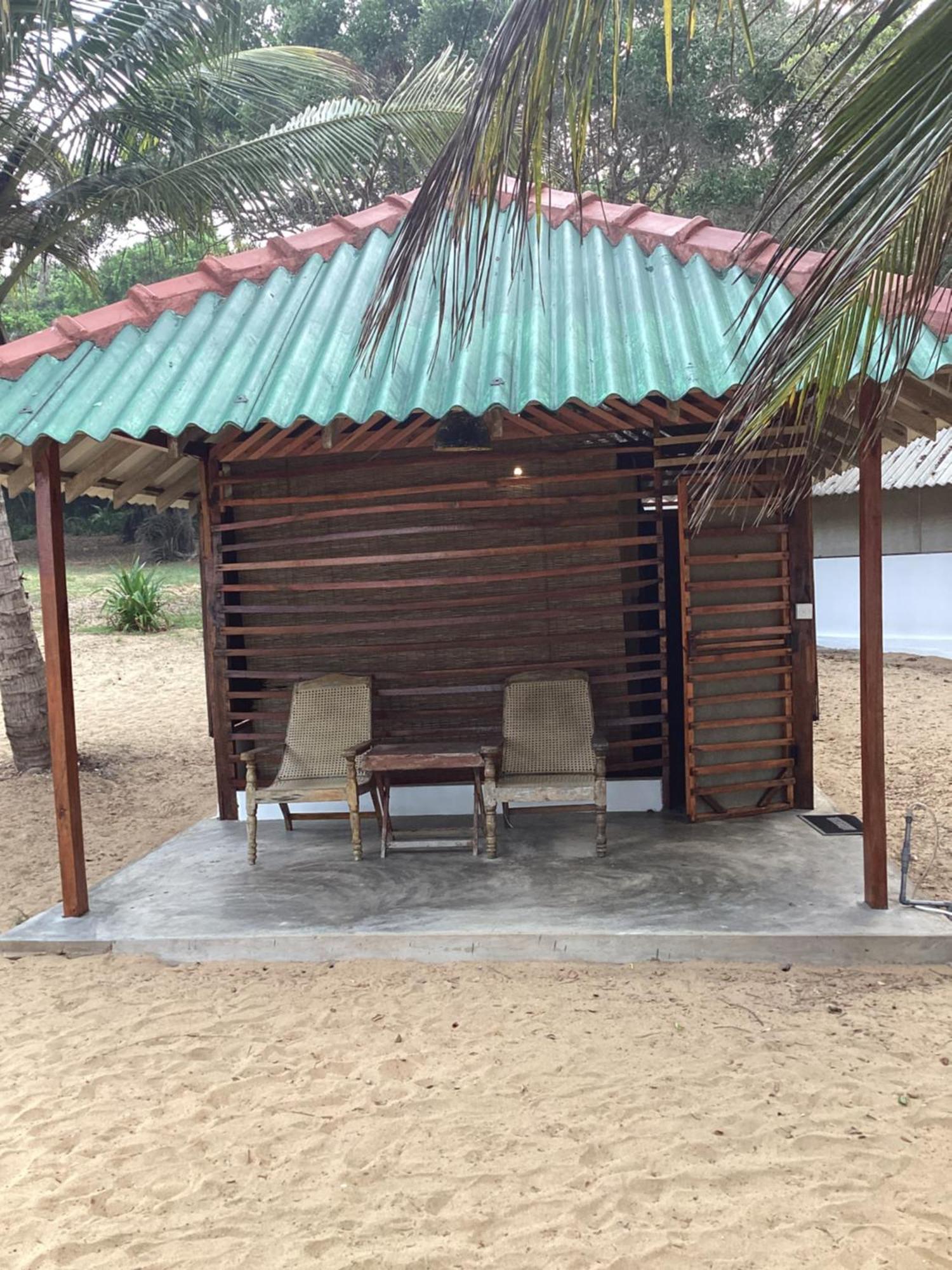 Upali Beach Surf Resort & Cafe 阿鲁甘湾 外观 照片